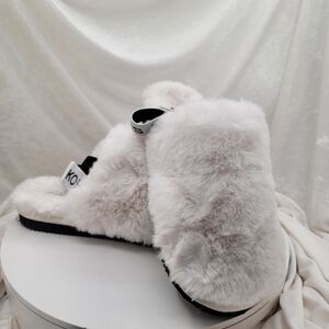 Micheal Kors MK White Fluffy Faux Fur Slingback Elsie Slippers Slides Shoes 9-10